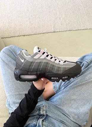 Жіночі кросівки найк air max 95 сірі рожеві стильні