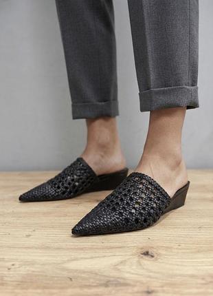 Плетені мюлі zara