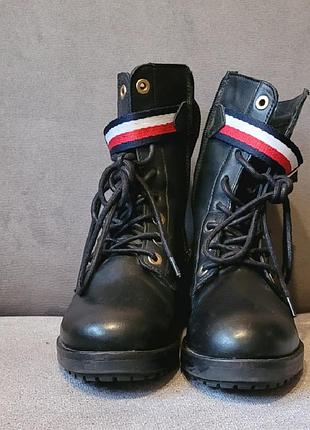 Новые кожаные ботинки tommy hilfiger  37 3