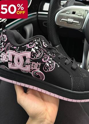 Кросівки dc graffiti black pink жіночі дс корт графіті чорні з рожевими буквами