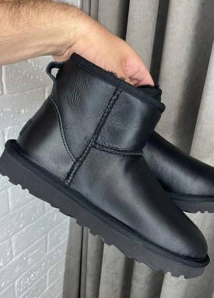 Ugg mini black, черные угги мини с мехом кожаные