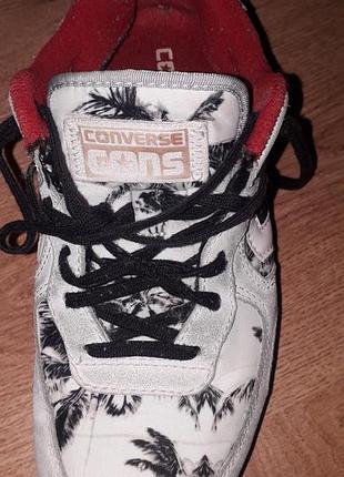 Кроссовки женские,б/у, модные и стильные.бренд converse.