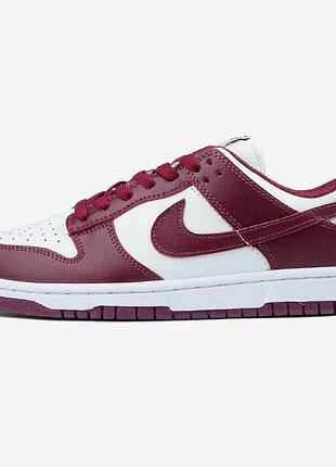 Женские кроссовки nike dunk low team red bordo white