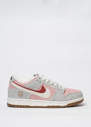 Жіночі кросівки nike sb dunk low se 85 double swoosh pink rabbit