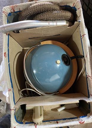 Ретро пылесос в идеальном состояние сатурн-2 saturnas-2