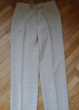 Классические белые брюки фирмы bh