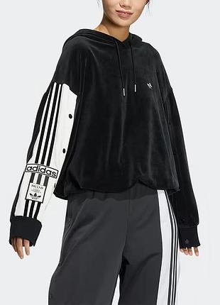 Жіноча толстовка adidas , дуже гарна на s, m розмір
