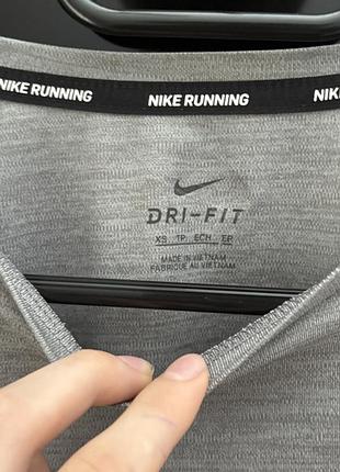 Лонгслив nike серого цвета. 3