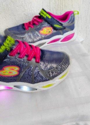 Кросcовки светящие skechers heart-light р.33.5-34