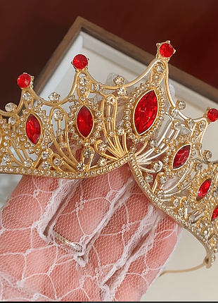 Роскошная корона/диадема о с красными кристаллами, тиара