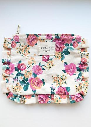 Очень красивая косметичка sézane floral rose с рюшами (плотный хлопок / канва)