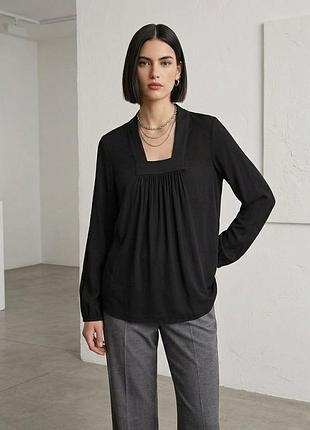 Чорний базовий лонгслів zara віскоза подовжена модель 🖤