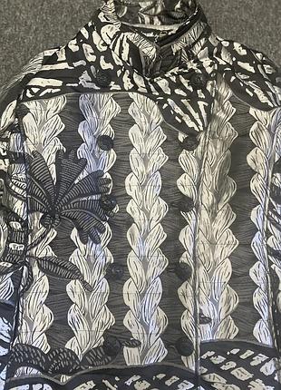 Стильна яскрава класна куртка 2