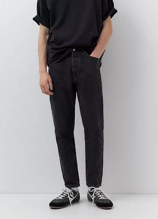 Pull&bear  джинси в темно-сірому кольорі. мають підвужену штанку. standard fit.