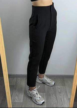 Брюки жіночі zara чорні класичні завужені брюки с