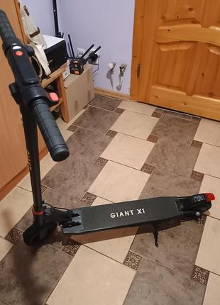 Дитячий електросамокат giant city x1
