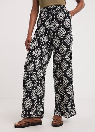 Вискозные брюки jd-williams mono print spun viscose pull on wide leg trouser