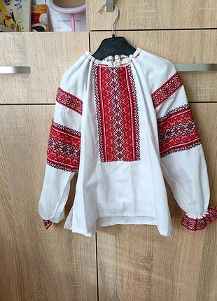 Праздничная вышиванка для девочки с очень красивыми рукавами 134