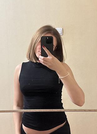 Віскозний топ з горловиною zara