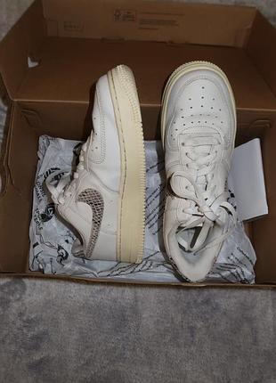 Жіночі кросівки nike air force 1 ’07 зі зміїним принтом