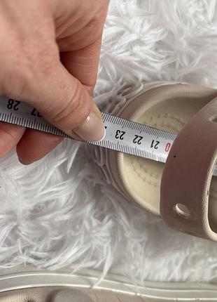 Crocs дитячі сандалі j3, 22см., бежеві 8