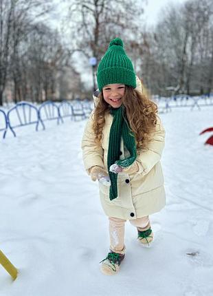 Цілий образ на дівчинку куртка плащик чобітки угги шапка лосинки