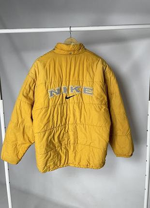 Nike размер l винтажная желтая зимняя куртка пуховик с большим логотипом vintage y2k jordan acg swoosh nsw спортивная ретро tnf north face