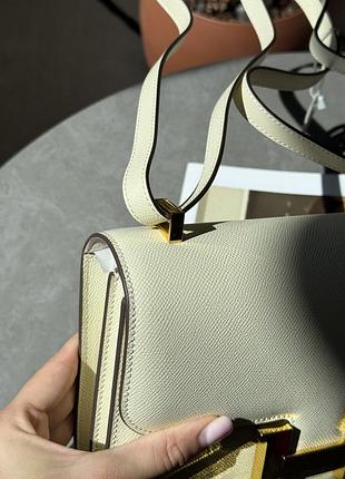 Сумка constance 23 epsom calf cream/gold🤍 4