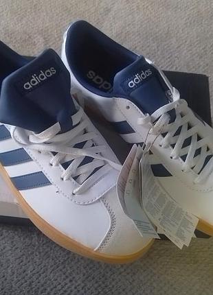Кросівки чоловічі adidas vl court base білі з синіми смужками