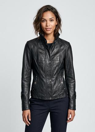 Женская кожаная куртка exclusive collection в идеальном состоянии. размер xs-s