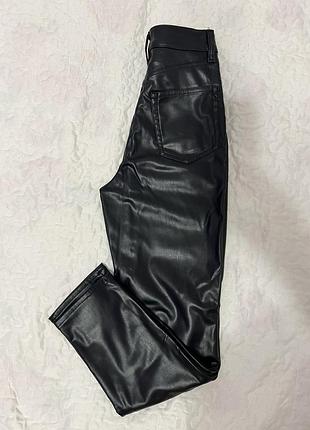 H&m брюки мом з еко шкіри