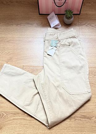 Бежеві штани tom tailor  у стилі barrel-fit або loose-fit з бавовняного твілу).