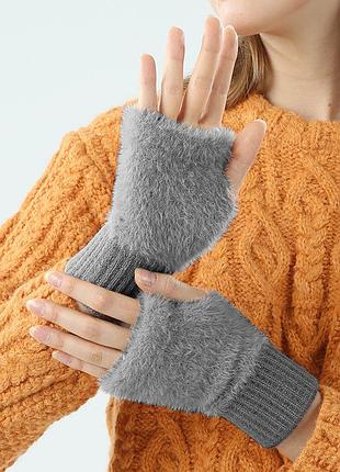 Мітенки з хутром без пальців сірі one size 20 см довжина 6869 пухнасті теплі рукавички з відкритими пальцями митенки короткі демісезонні осінь-зима
