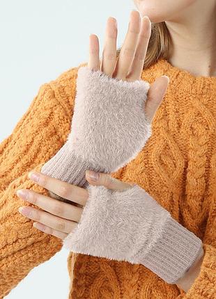 Мітенки з хутром без пальців бежеві one size 20 см 6818 пухнасті рукавички з відкрити пальчиками короткі зимові теплі митенки на холодну пору року