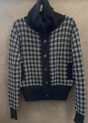 Вовняний джемпер/ гольф на ґудзиках weekend max mara італія