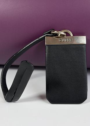 Оригінальний брелок / підвіска для сумки guess (чорний з металевою плашкою)