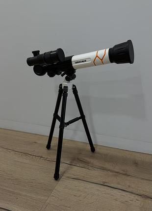 Дитячий телескоп на штативі telescope