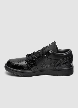 Nike air jordan 1 retro low lacquered black 5