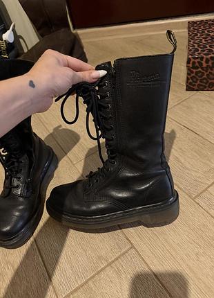 Dr martens високі чоботи на шнурівці