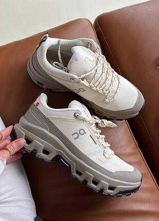 Running cloudrock low waterproof beige 2