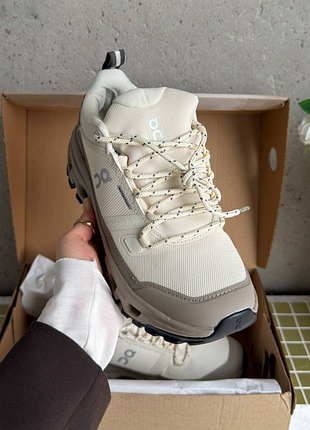 Running cloudrock low waterproof beige 3
