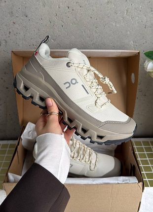 Running cloudrock low waterproof beige