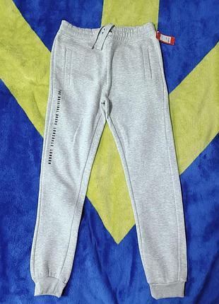 Спортивные штаны с начесом 11-12 лет lonsdale