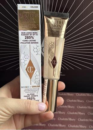 Тональна основа charlotte tilbury n2