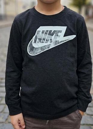 Nike лонгслив, кофта, водолазка, футболка с длинным рукавом для мальчика.
nike лонгслив, кофта, водолазка, футболка з довгим рукавом для хлопчика.