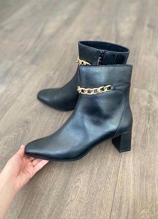 Напівчобітки шкіряні оригінал caprice рр.41-41.5