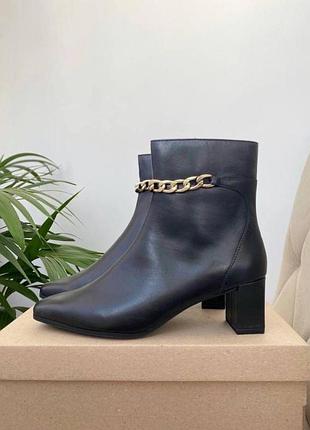 Напівчобітки шкіряні оригінал caprice рр.41-41.5 4