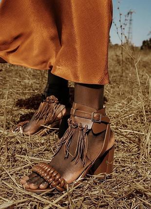 Босоніжки від bally
