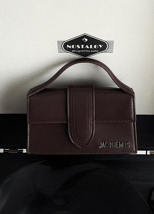 Сумка женская жакмюс через плечо маленькая темно коричневая jacquemus le bambino mini bag