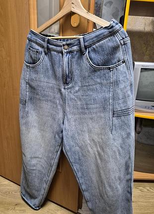 Продам классничные джинсы момы хулиганы..